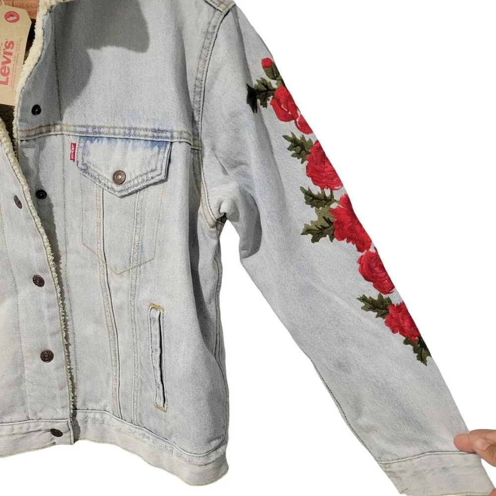 Women's Blue Ex-boyfriend Floral-embroidered Denim Sherpa Trucker Jack… - Picture 6 of 12